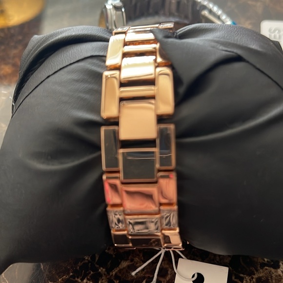 Kendall + Kylie Ladies Quartz Movement Crystal Dial and Bezel Analog Watch - Picture 3 of 5